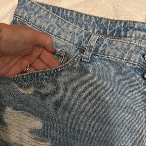 Boyfriend Jean Shorts (H&M) - Picture 5 of 8